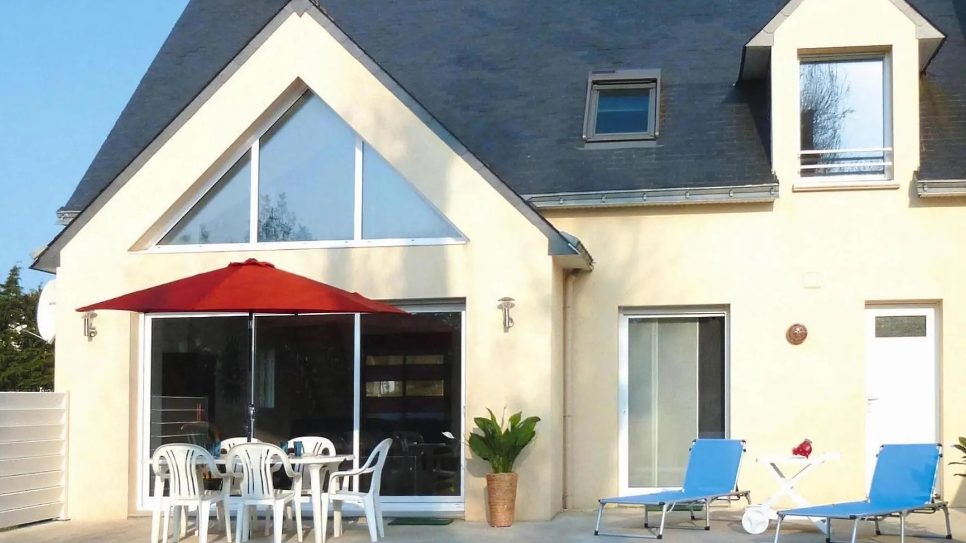 Semi-Detached House, Penestin Villa